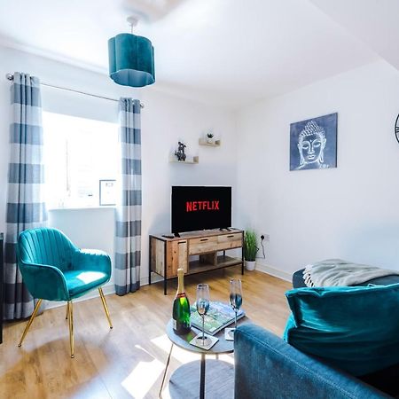 Stylish Chester City Centre Apartment By 53 Degrees Property, Ideal For Couples & Business Professionals - Sleeps 4 Экстерьер фото