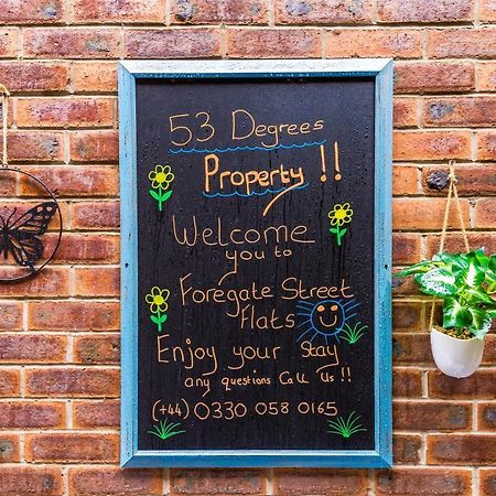 Stylish Chester City Centre Apartment By 53 Degrees Property, Ideal For Couples & Business Professionals - Sleeps 4 Экстерьер фото