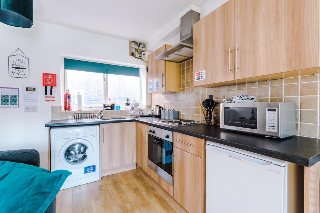 Stylish Chester City Centre Apartment By 53 Degrees Property, Ideal For Couples & Business Professionals - Sleeps 4 Экстерьер фото
