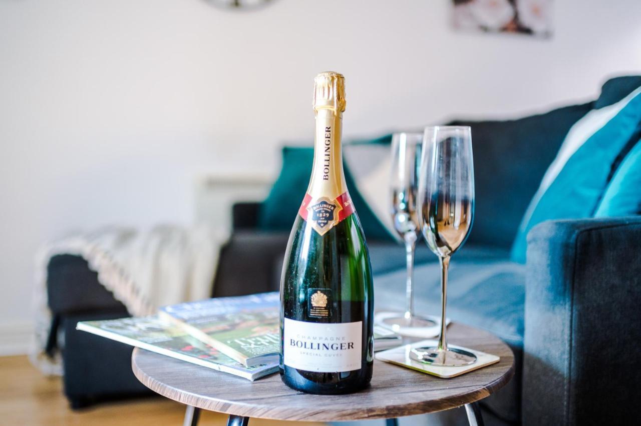 Stylish Chester City Centre Apartment By 53 Degrees Property, Ideal For Couples & Business Professionals - Sleeps 4 Экстерьер фото