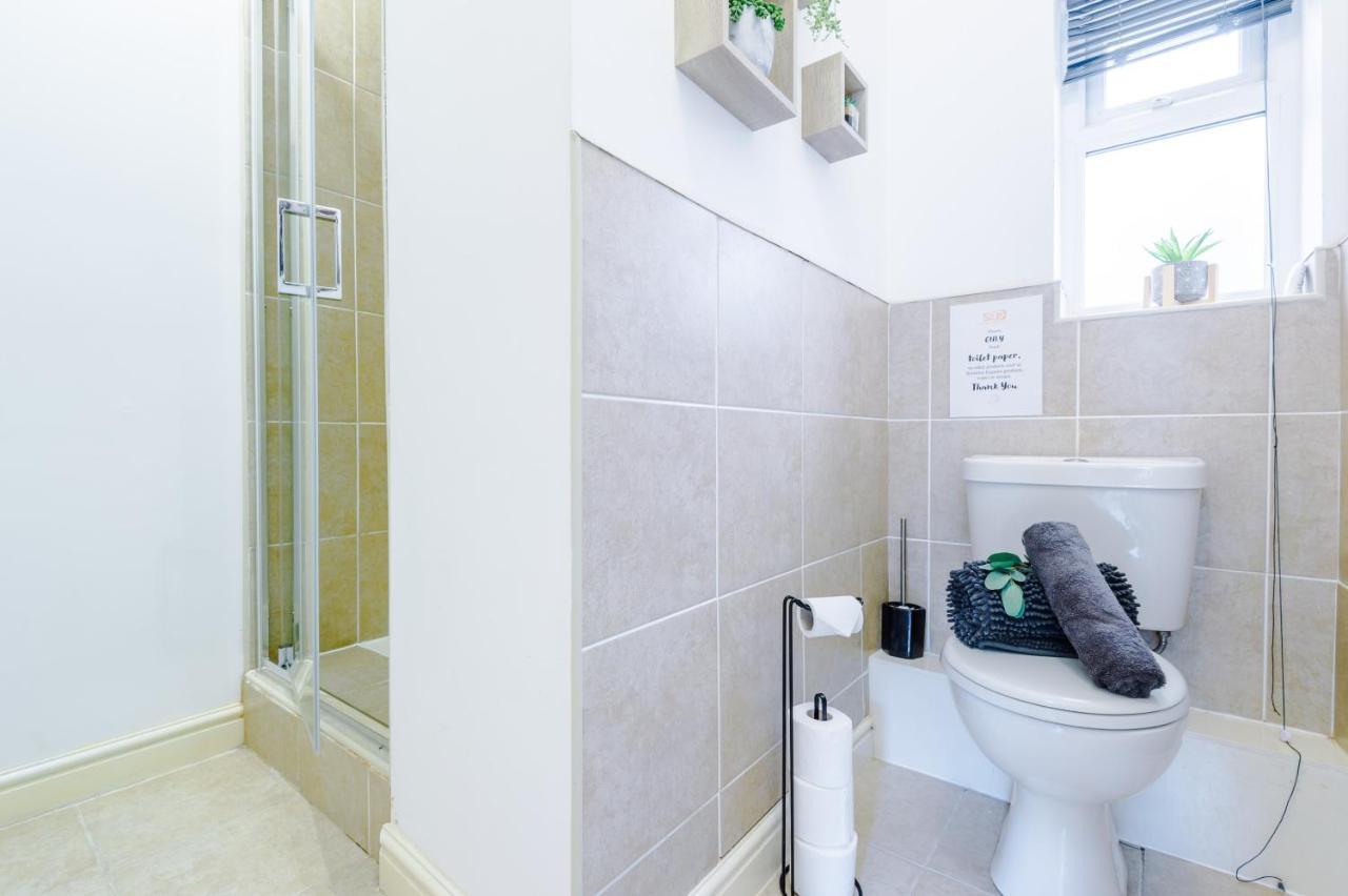Stylish Chester City Centre Apartment By 53 Degrees Property, Ideal For Couples & Business Professionals - Sleeps 4 Экстерьер фото